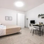 Zuara9room לינה וארוחת בוקר 4*