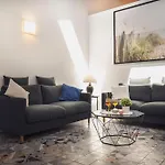 לינה וארוחת בוקר Zuara9room