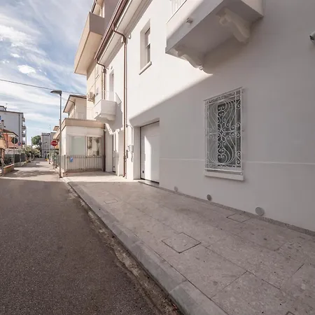 Zuara9room Bed & Breakfast