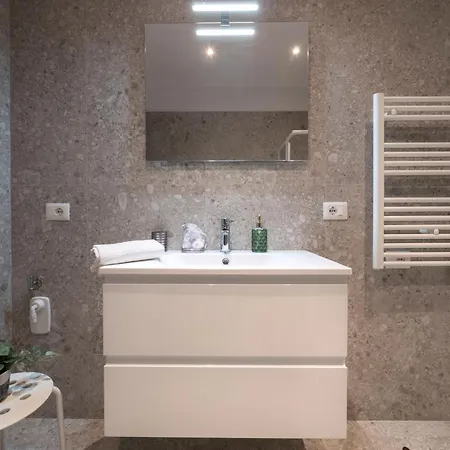 Zuara9room Bed & Breakfast