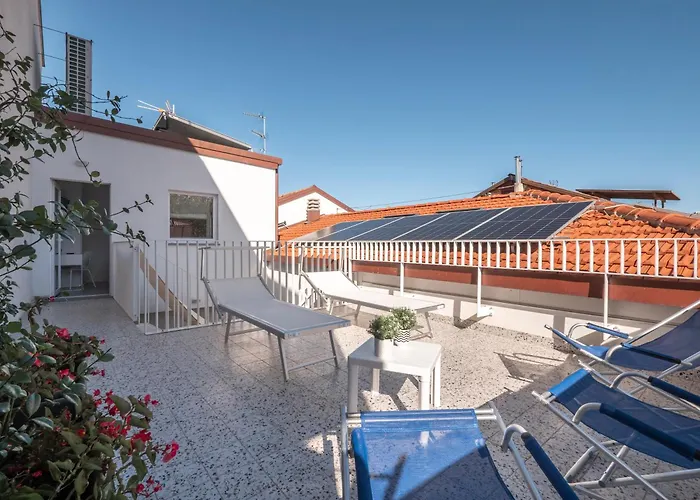 Zuara9room Bed and Breakfast 4*