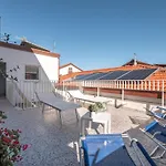 Zuara9room לינה וארוחת בוקר 4*