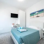 לינה וארוחת בוקר Zuara9room רימיני