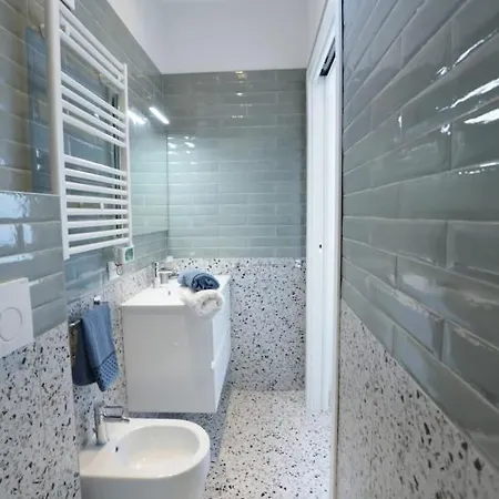 Zuara9room 4*