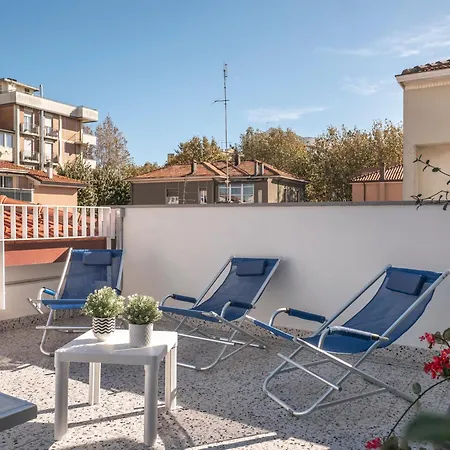 Zuara9room Bed and Breakfast