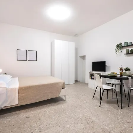 Zuara9room Bed & Breakfast 4*