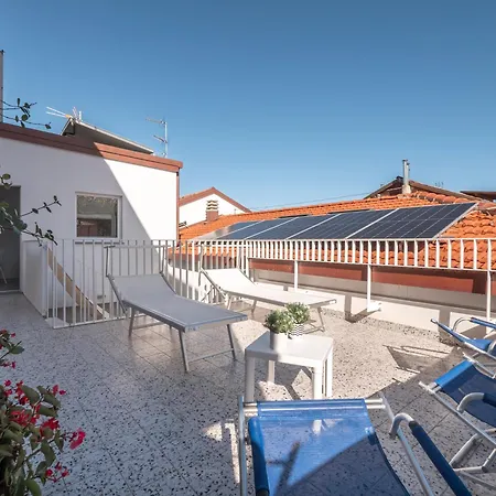 Zuara9room Bed & Breakfast 4*