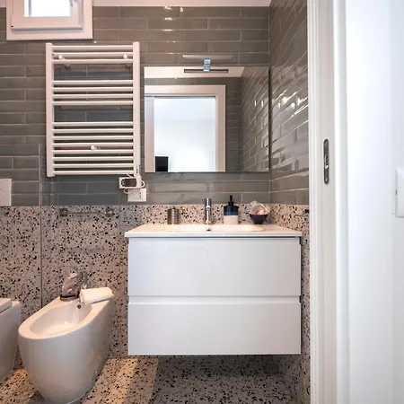 Zuara9room Bed and Breakfast