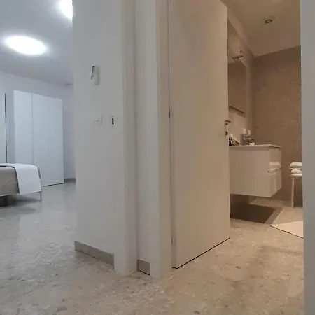 Zuara9room 4* Ρίμινι