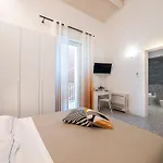 Zuara9room
