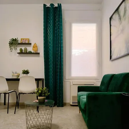 Zuara9room Frühstückspension 4*