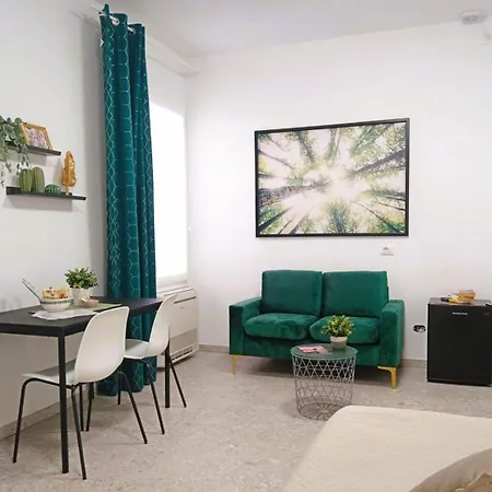 Zuara9room Alojamento de Acomodação e Pequeno-almoço Rimini