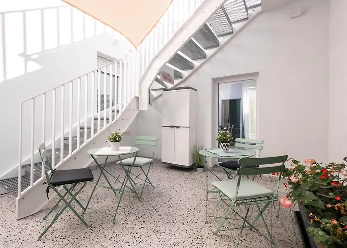 Zuara9room Alojamento de Acomodação e Pequeno-almoço 4*