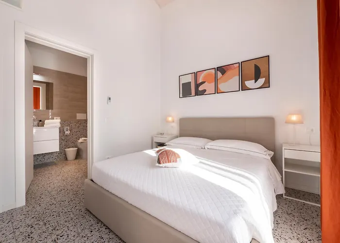 לינה וארוחת בוקר Zuara9room 4*