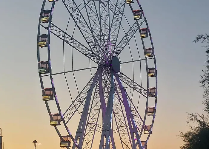 לינה וארוחת בוקר Zuara9room 4*